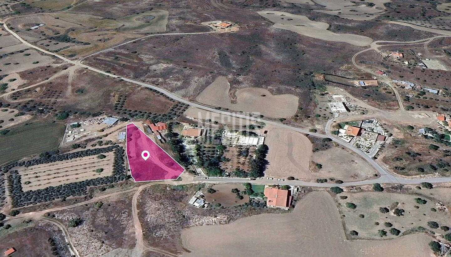 Land im Agrokipia, Nicosia 12405257