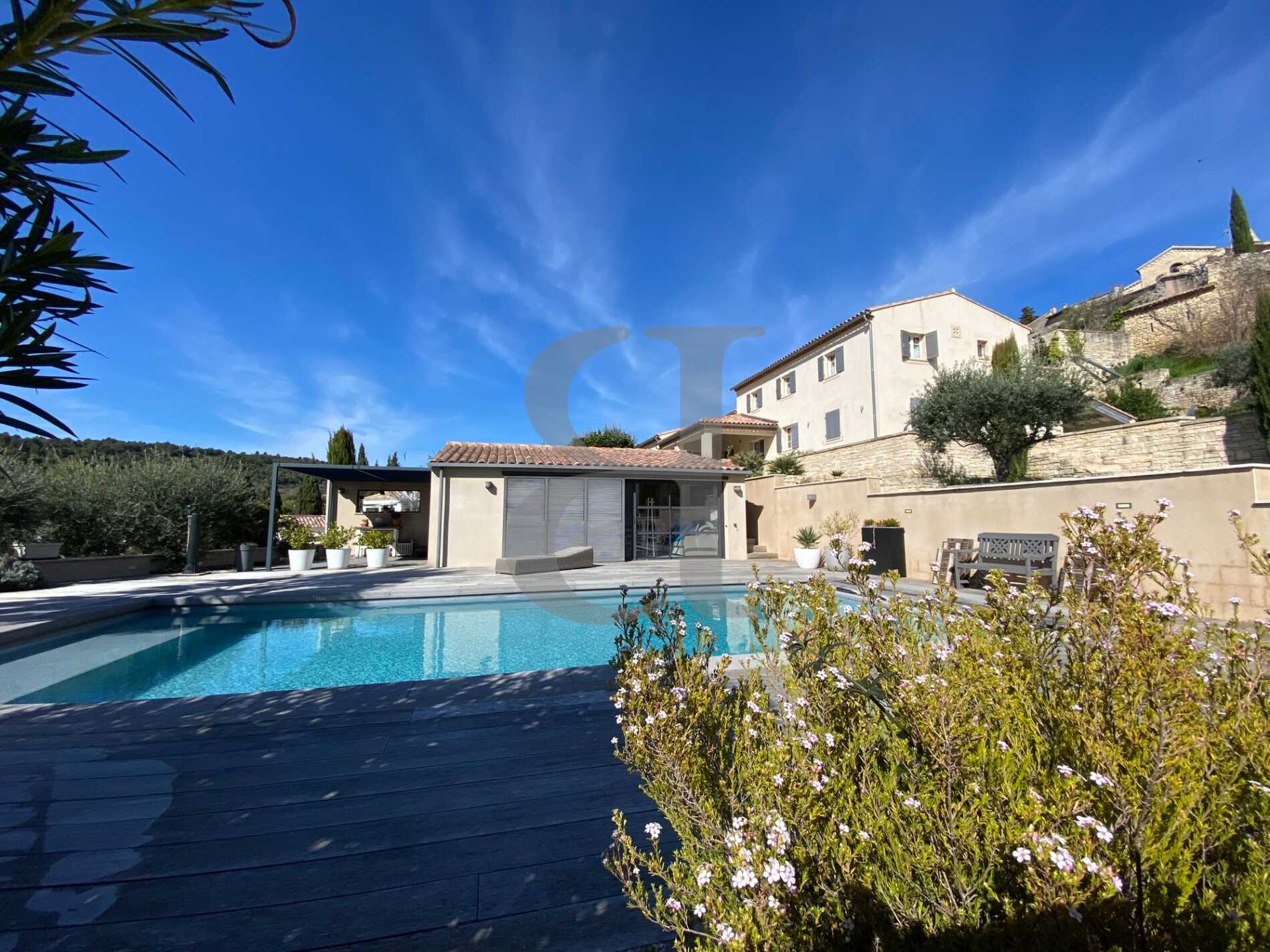 Talo sisään Crillon-le-Brave, Provence-Alpes-Côte d'Azur 12406349