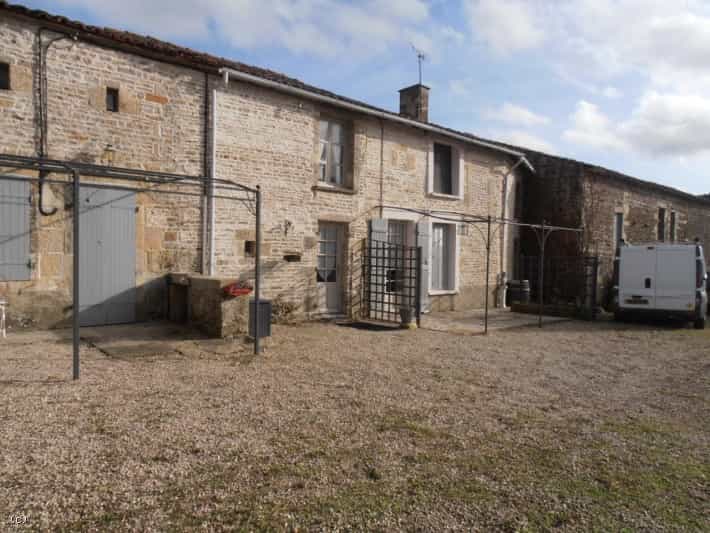 Hus i Villefagnan, Nouvelle-Aquitaine 12406379