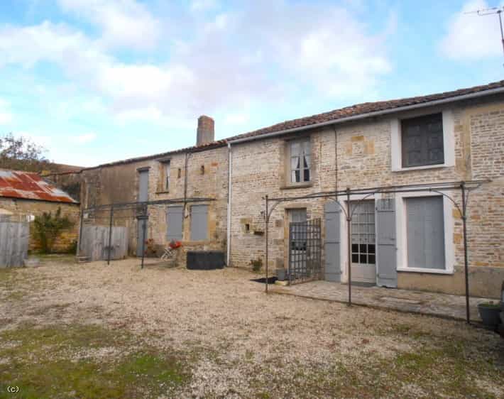 Hus i Villefagnan, Nouvelle-Aquitaine 12406379