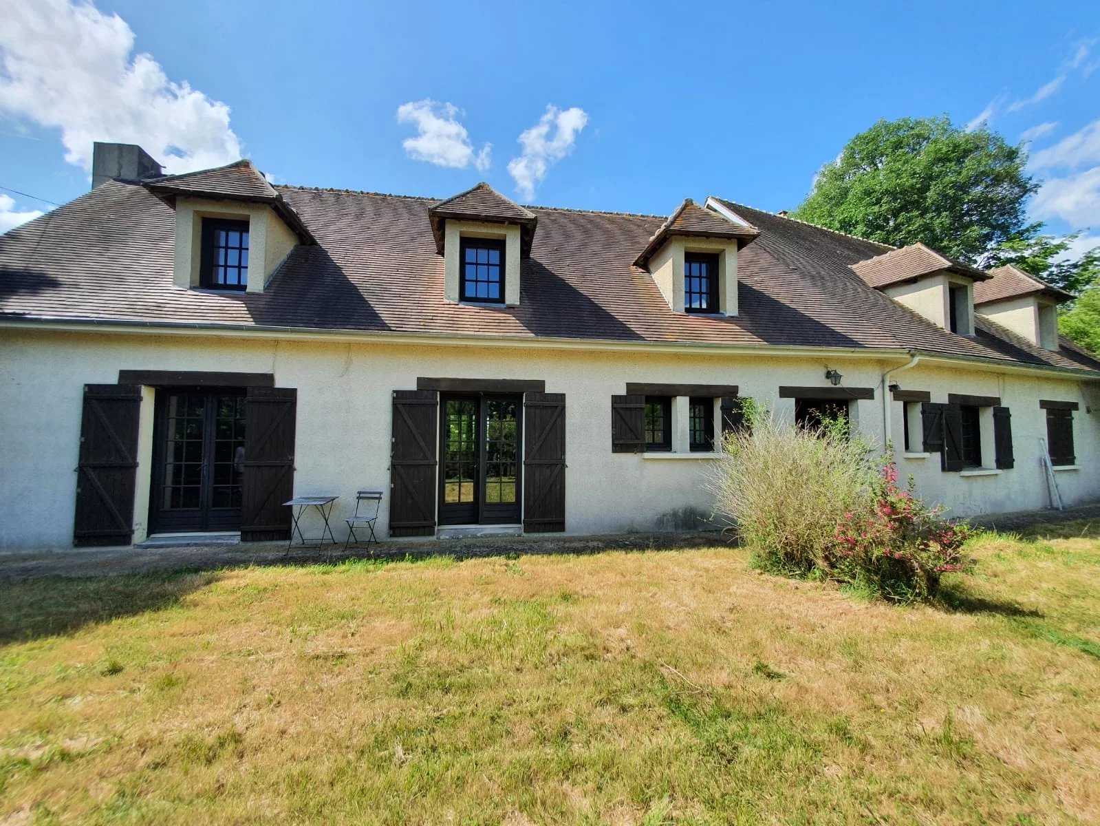 بيت في Le Mesnil-Thomas, Centre-Val de Loire 12407569