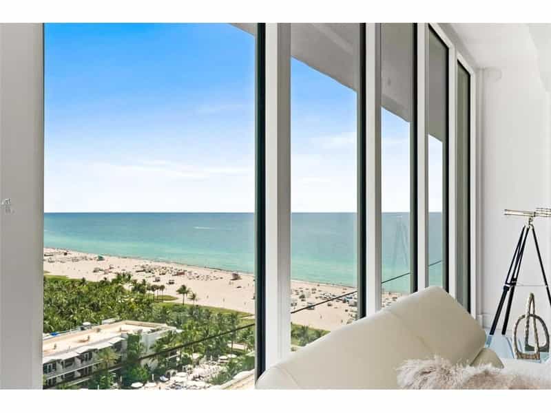 Condominium in Miami Beach, Florida 12408229