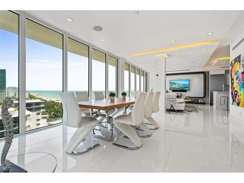 Condominium dans Plage de Miami, Floride 12408229