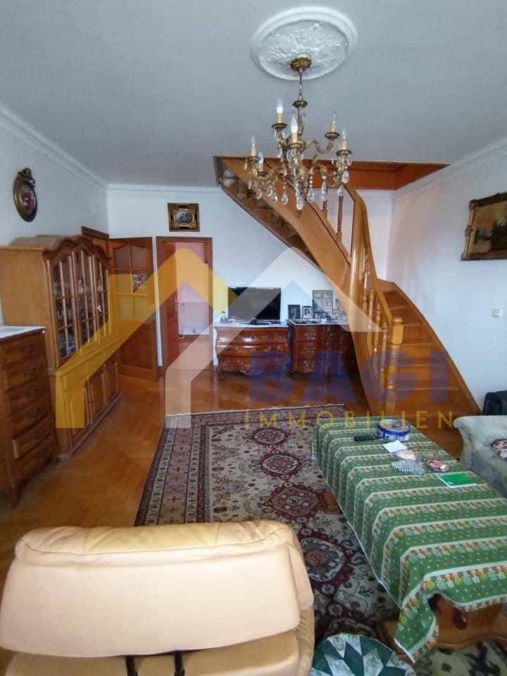 房子 在 Jastrebarsko, Zagrebacka Zupanija 12408328