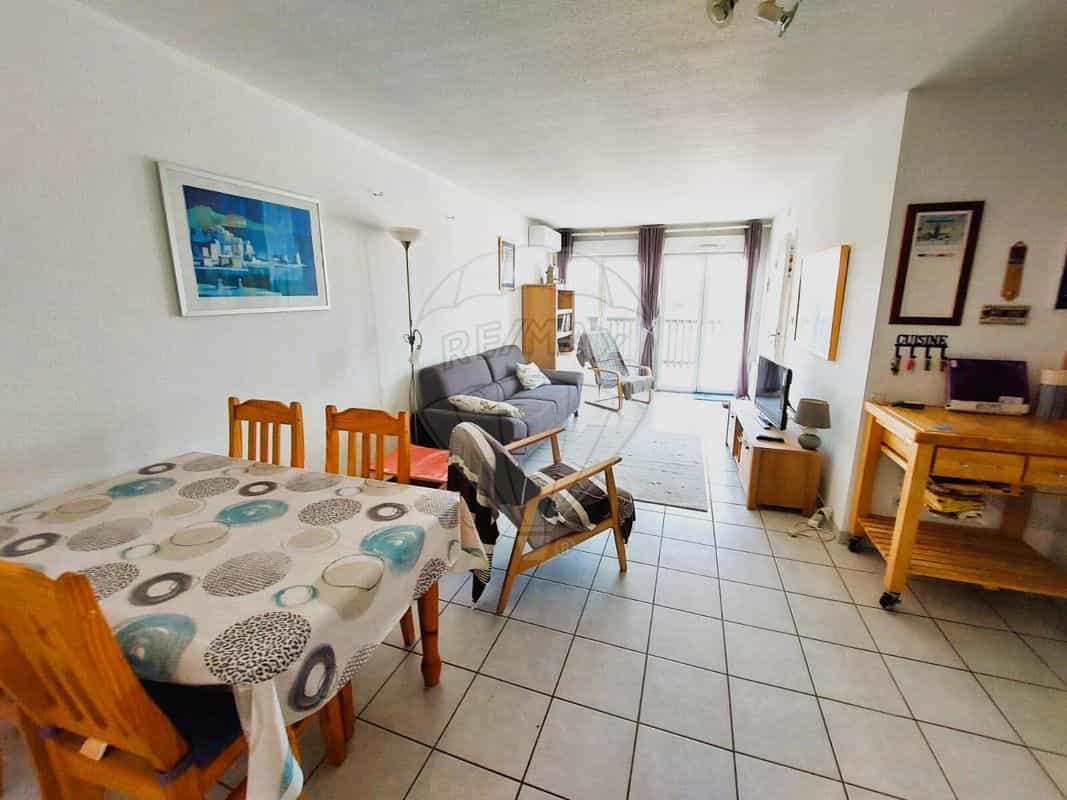 Condominium in Sint-Cyprien, Occitanië 12409183