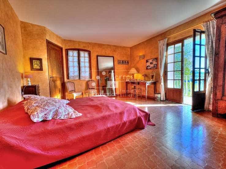 House in Entrecasteaux, Provence-Alpes-Cote d'Azur 12410033