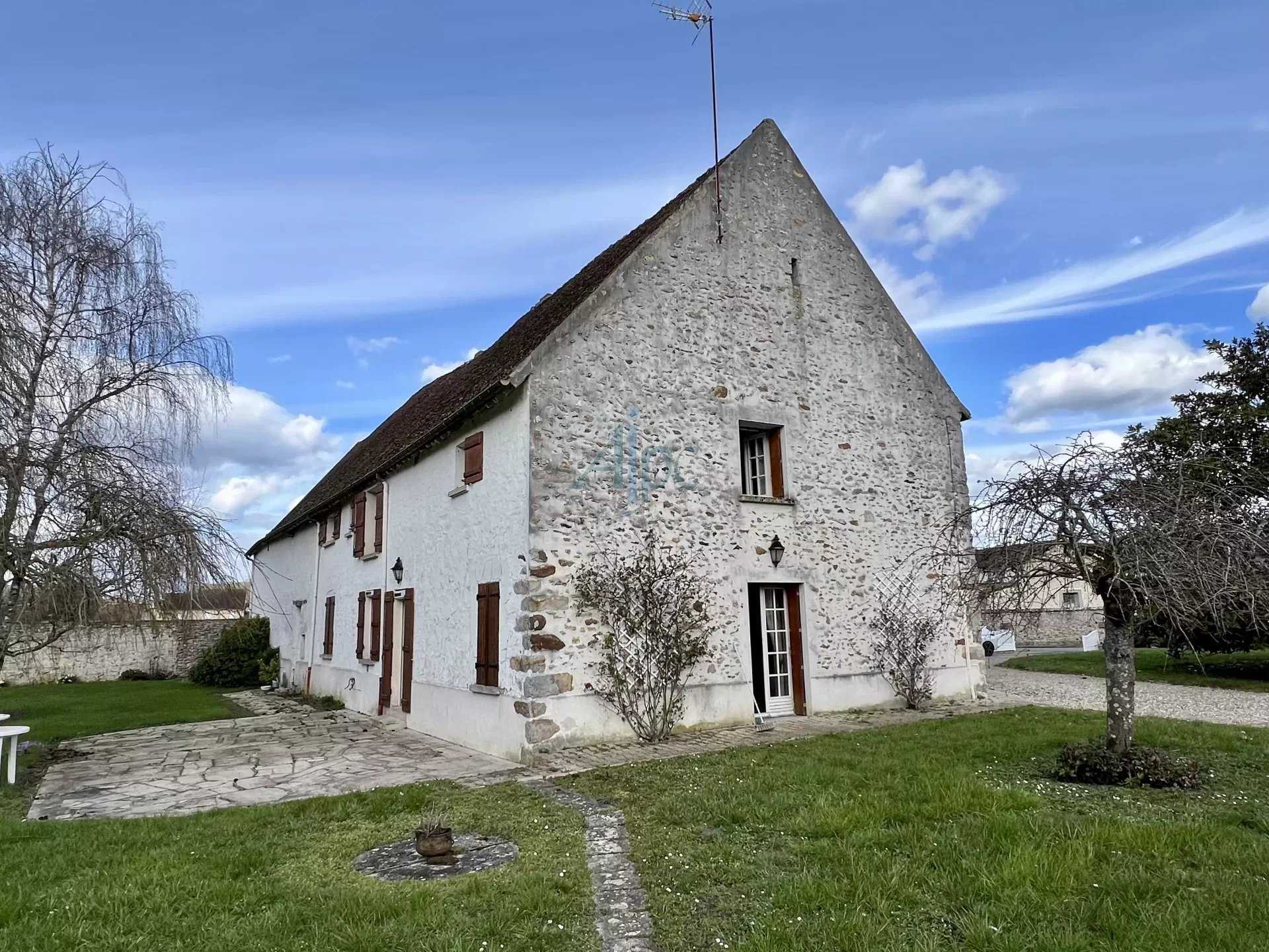 Dom w Amillis, Seine-et-Marne 12410700