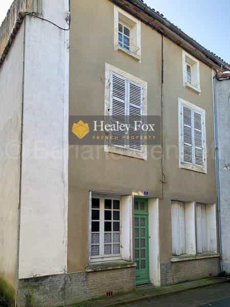 Huis in La Mothe-Saint-Heray, Nouvelle-Aquitanië 12411680