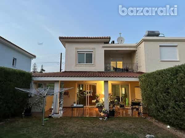 rumah dalam Agios Athanasios, Lemesos 12412774