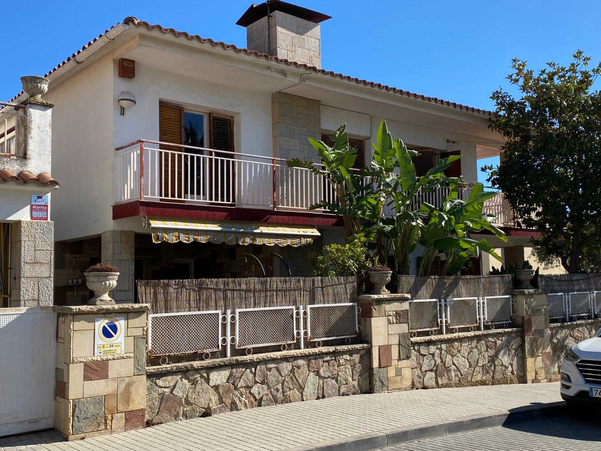 жилой дом в Premià de Dalt, Catalunya 12413346