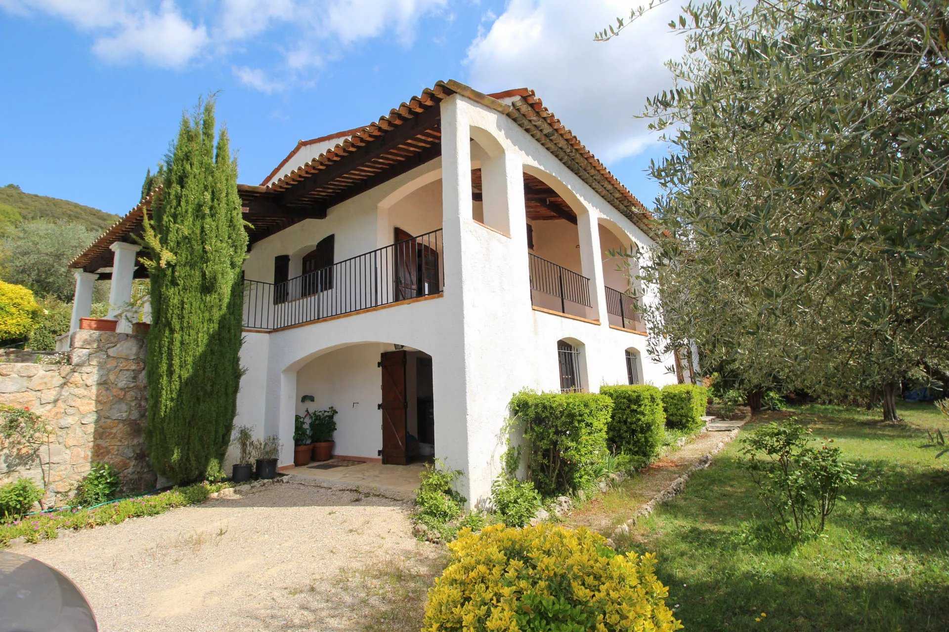 Rumah di Montauroux, Provence-Alpes-Cote d'Azur 12414190