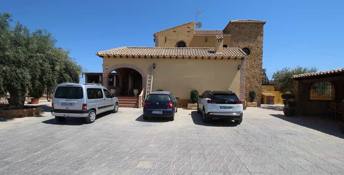 بيت في Bigastro, Valencia 12414770
