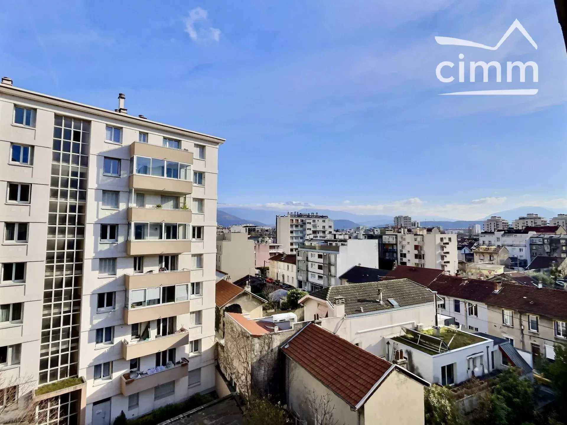 Condominium in Grenoble, Isère 12415134