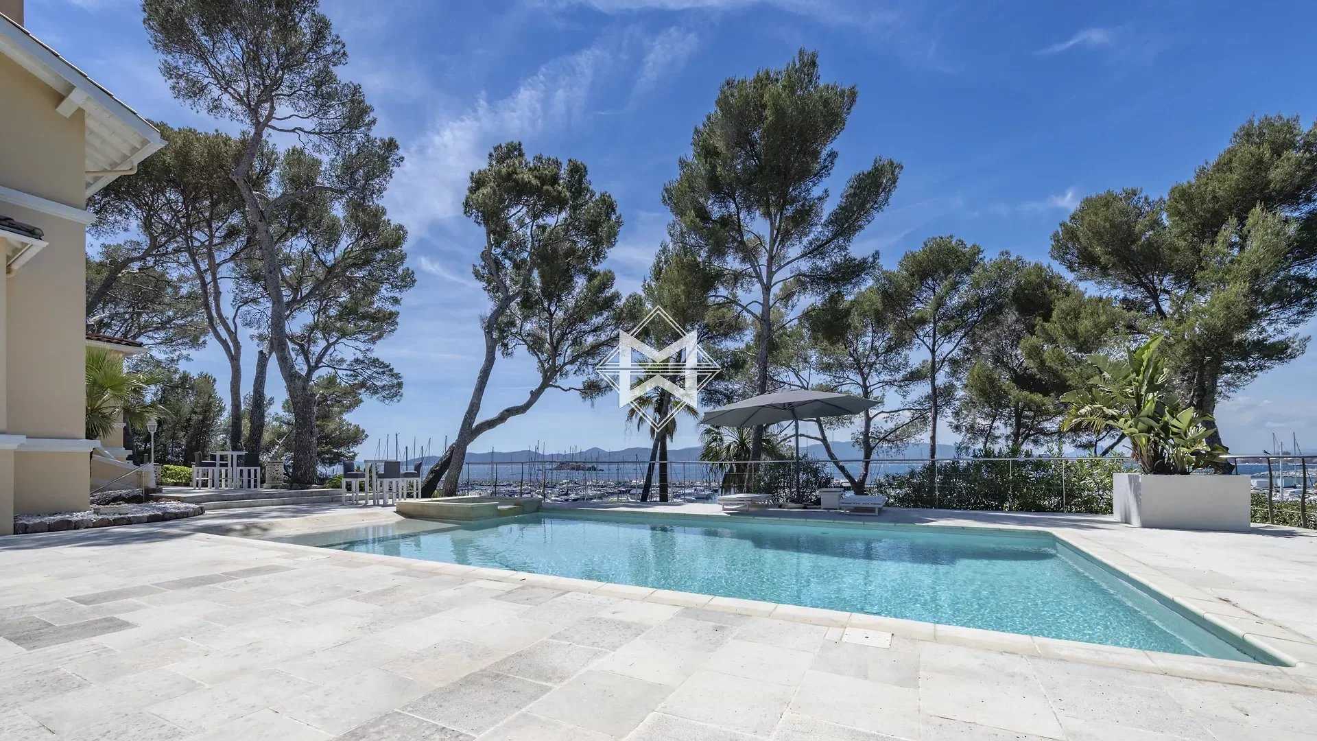 casa no Saint-Raphael, Provence-Alpes-Cote d'Azur 12417220