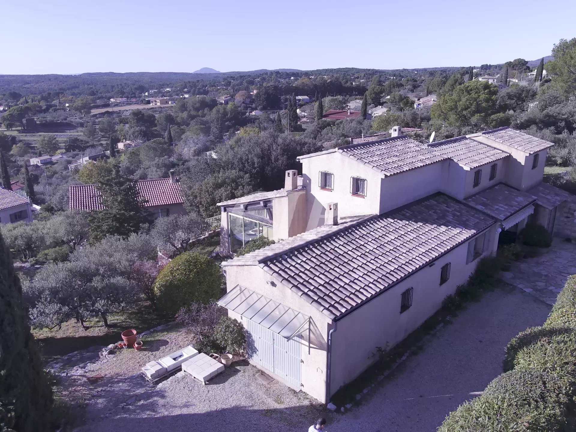 Hus i Flayosc, Provence-Alpes-Cote d'Azur 12417233