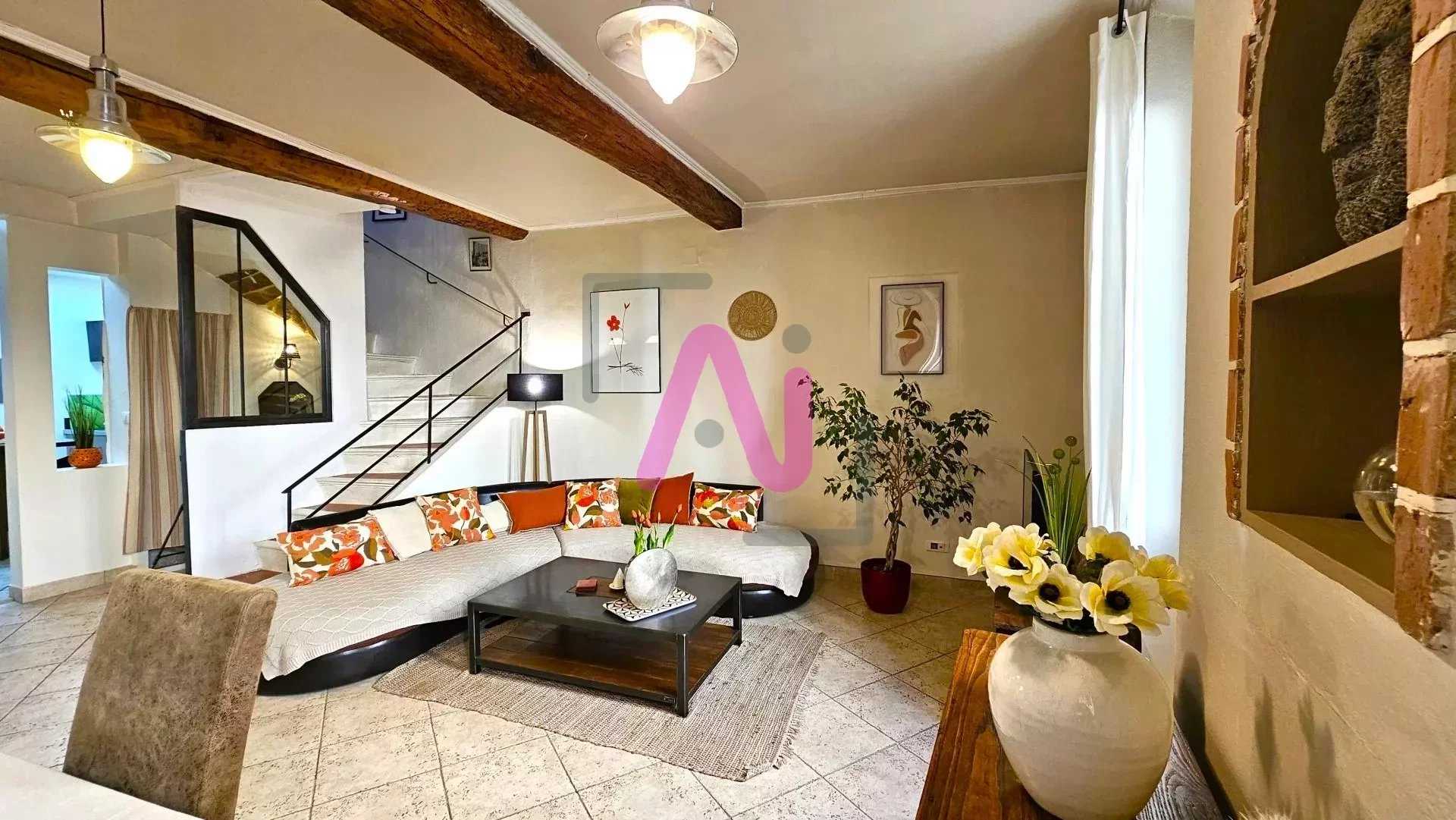 House in Cuers, Provence-Alpes-Cote d'Azur 12417272