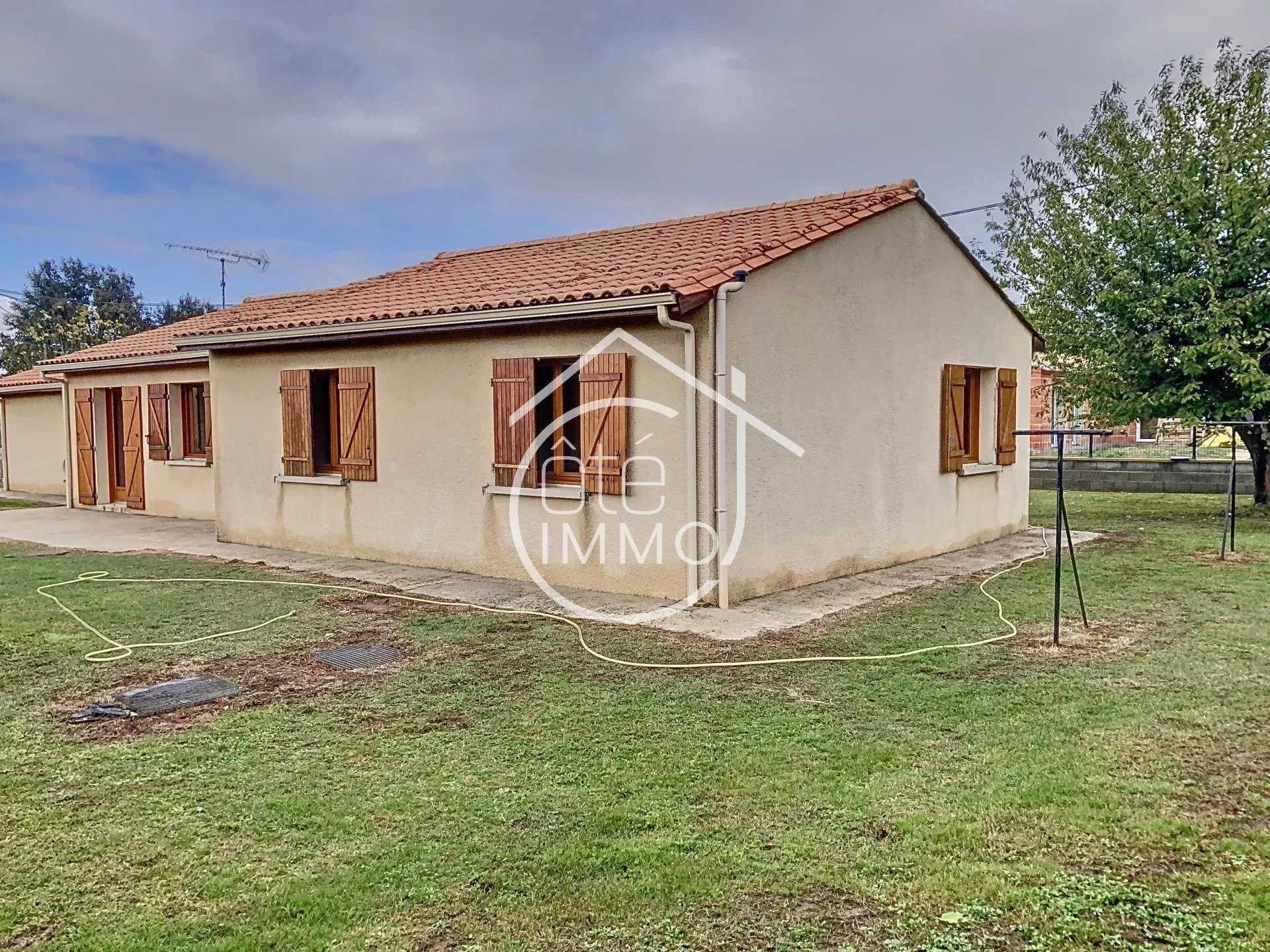 Hus i Coutras, Nouvelle-Aquitaine 12417325