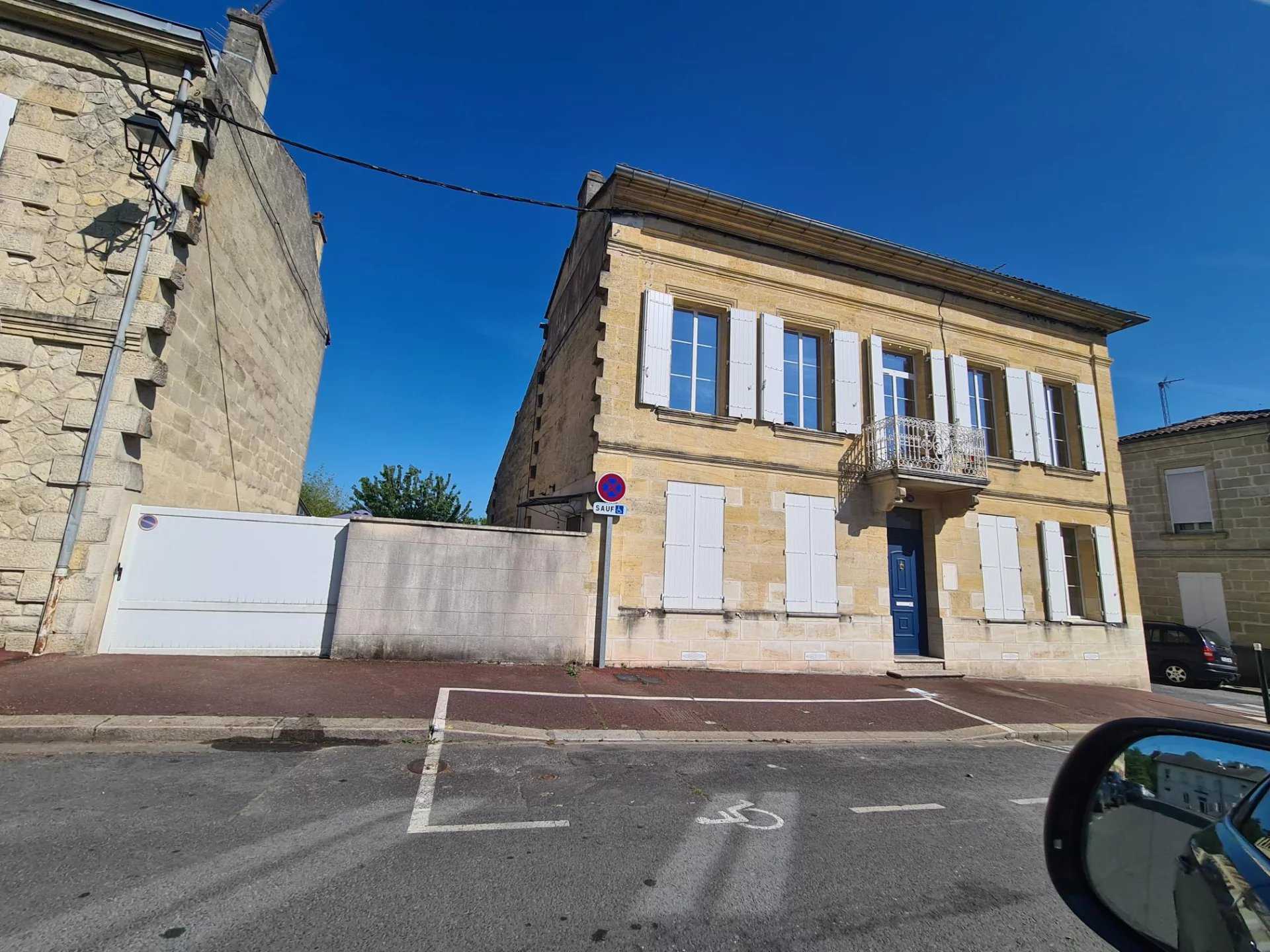 Wiele domów w Castillon-la-Bataille, Gironde 12417370