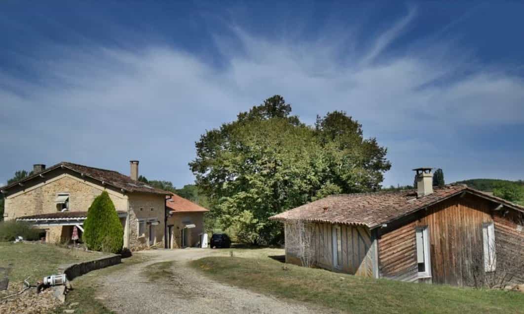 House in Les Lèches, Dordogne 12417386
