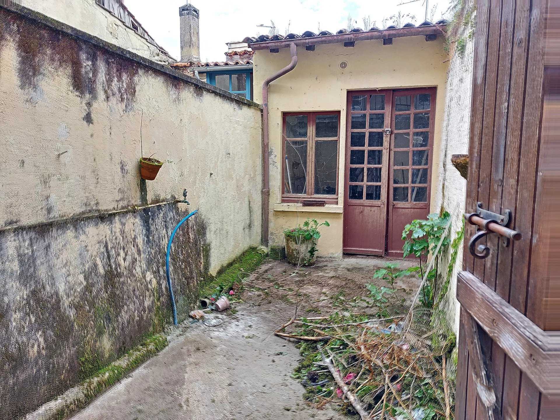 Casas Múltiplas no Sainte-Foy-la-Grande, Gironde 12417397