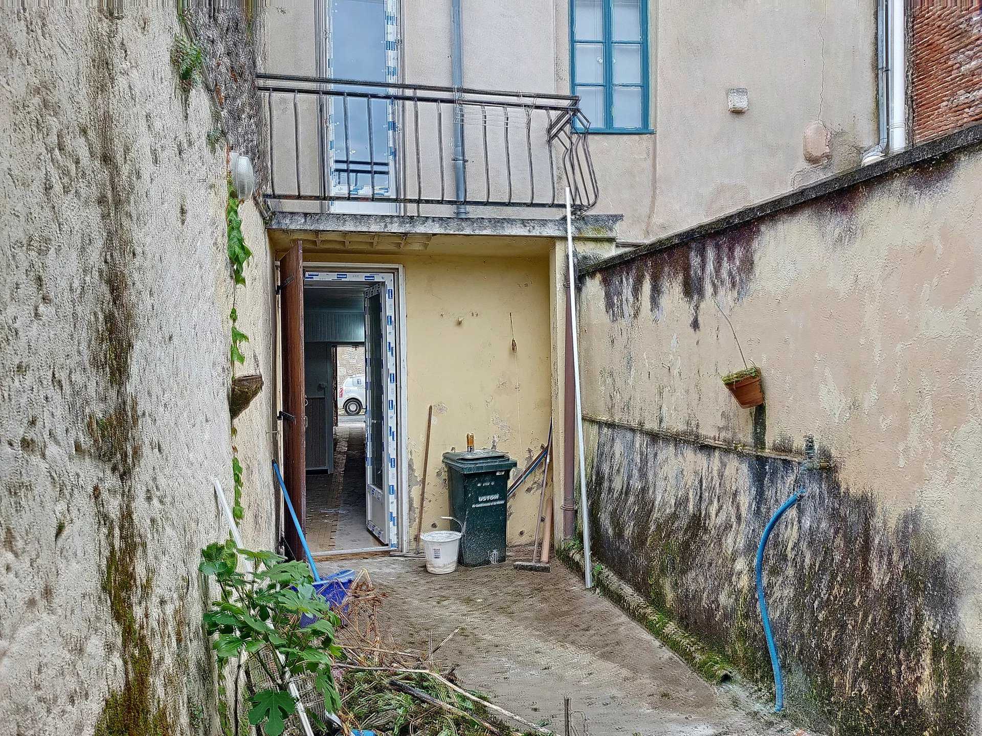 Molteplici case nel Sainte-Foy-la-Grande, Gironde 12417397