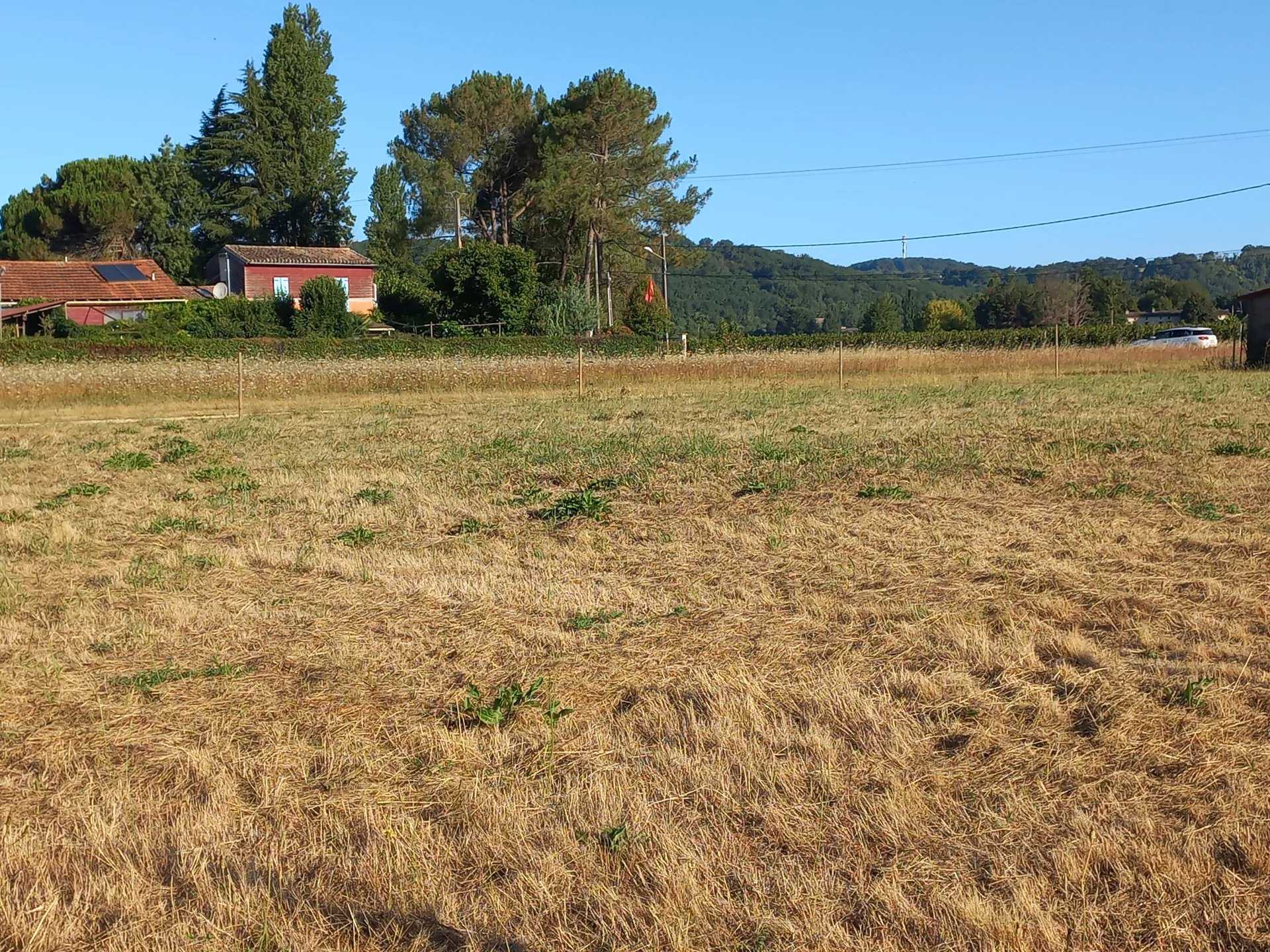 Land in Pineuilh, Nouvelle-Aquitaine 12417418
