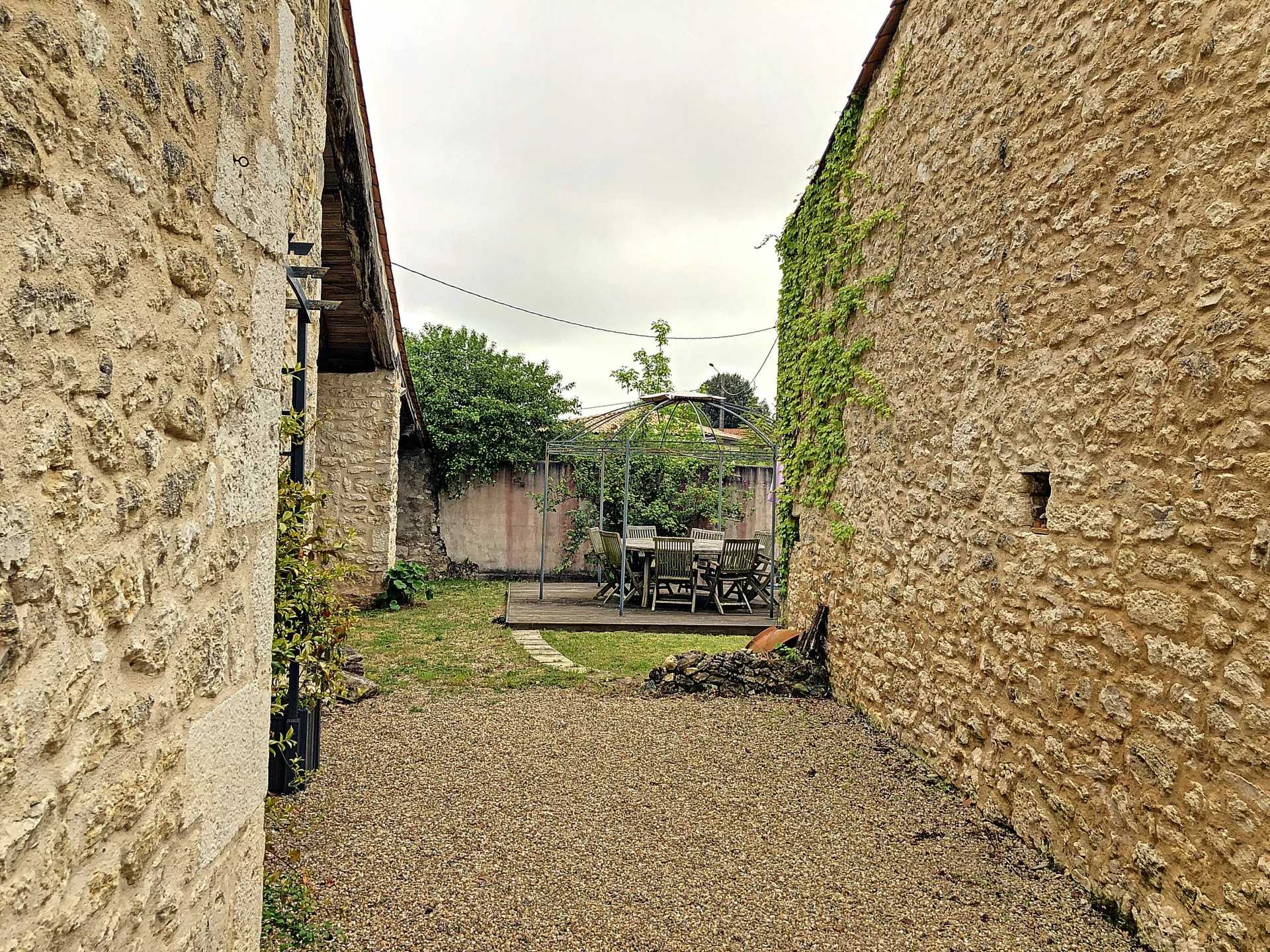 मकान में Saint-André-et-Appelles, Gironde 12417449