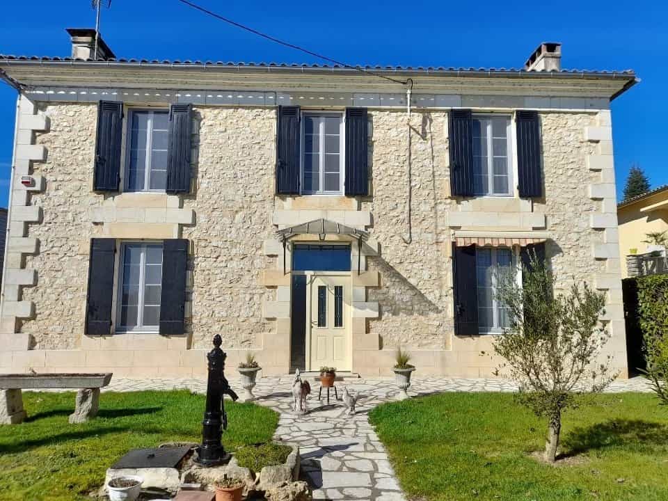 بيت في Pineuilh, Nouvelle-Aquitaine 12417480