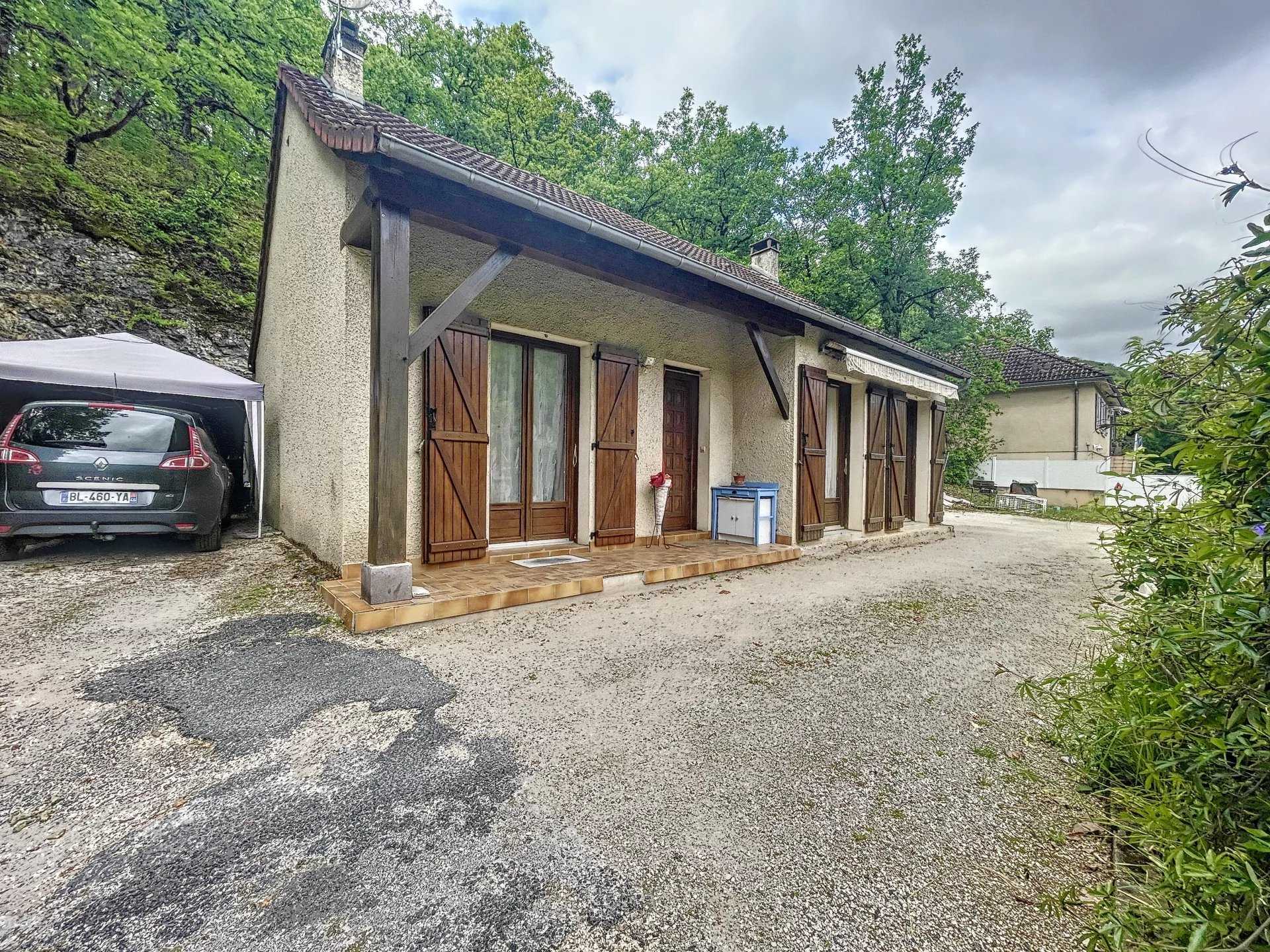 House in La Roche-l'Abeille, Nouvelle-Aquitaine 12417508