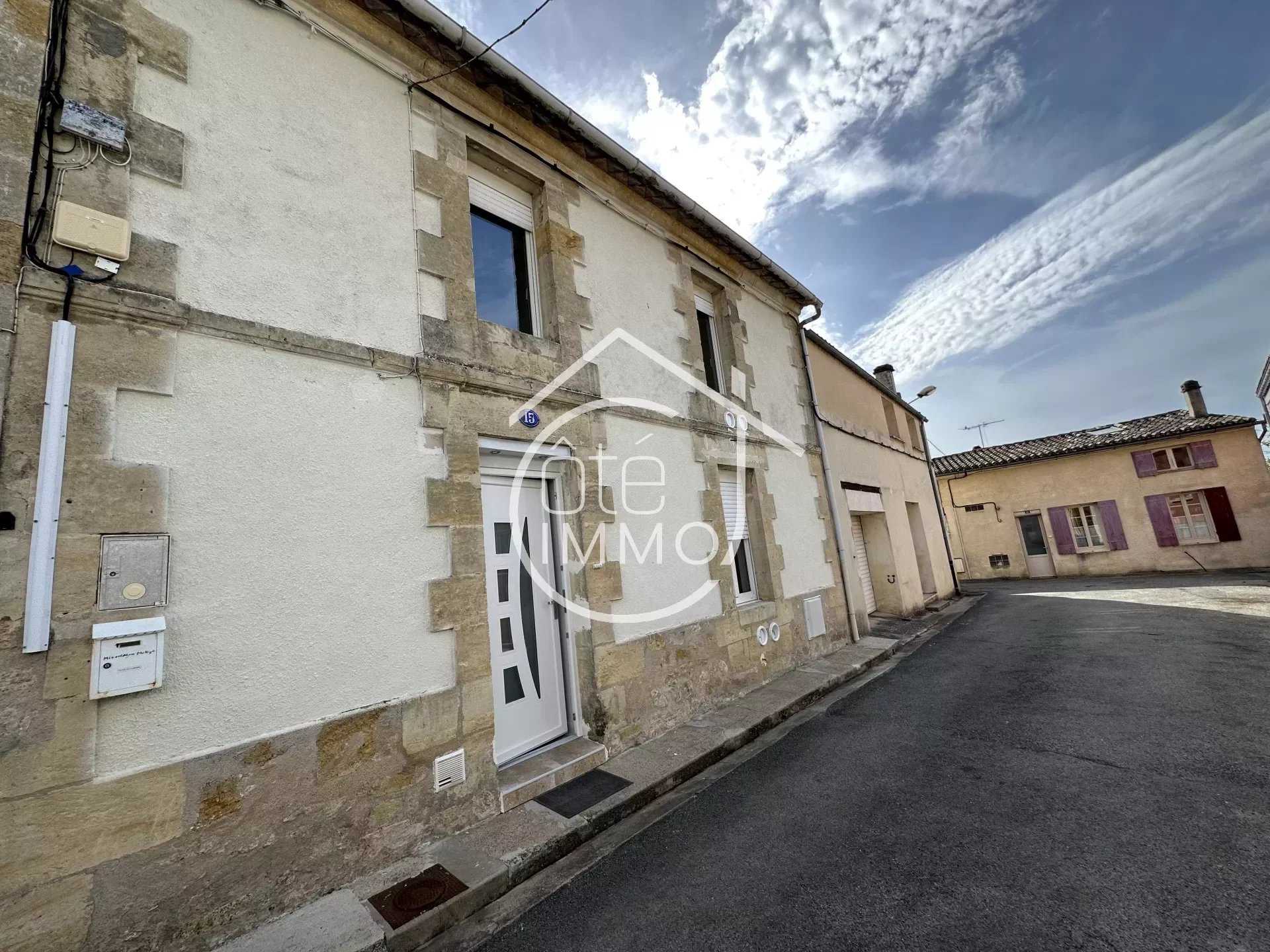 House in Castillon-la-Bataille, Nouvelle-Aquitaine 12417535