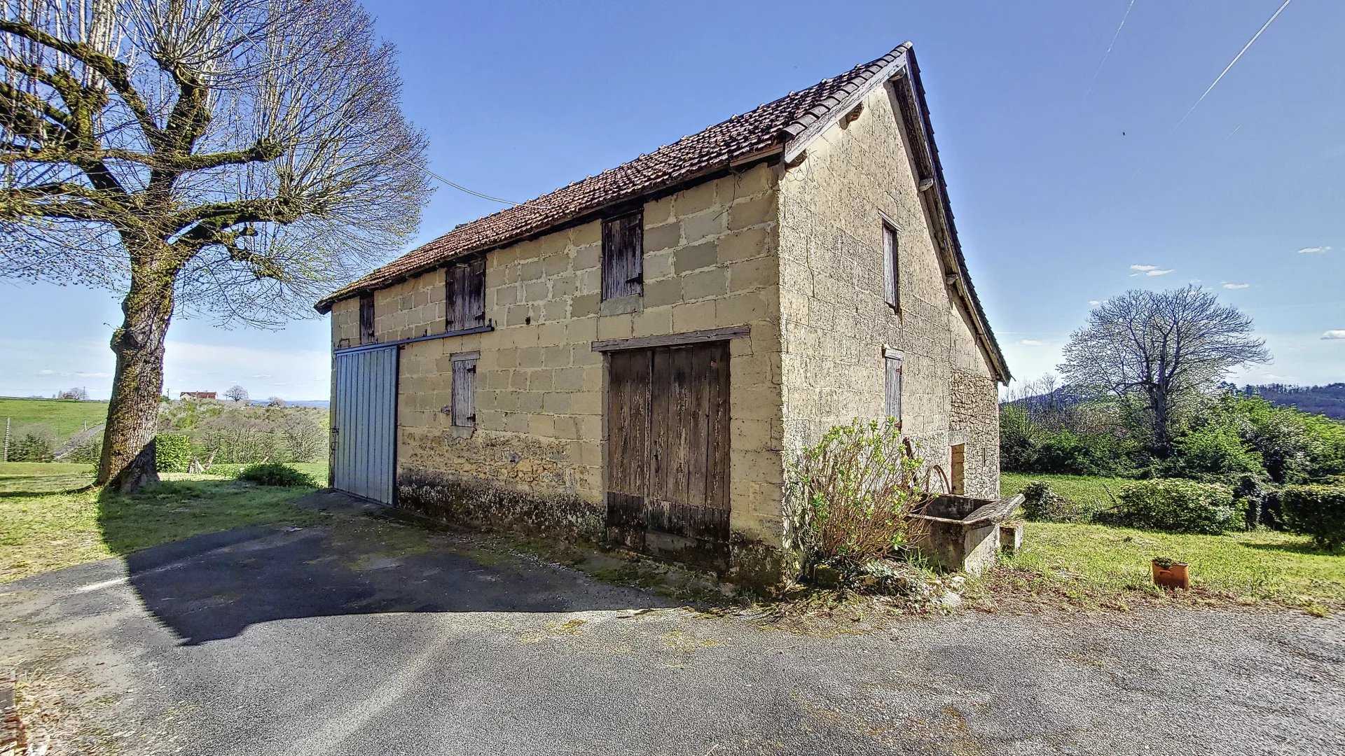 Talo sisään Sarlat-la-Caneda, Nouvelle-Aquitaine 12417582
