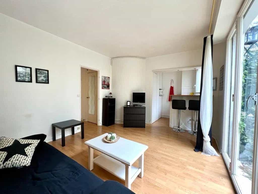 公寓 在 塞纳河畔纳伊, 法兰西岛 12417624