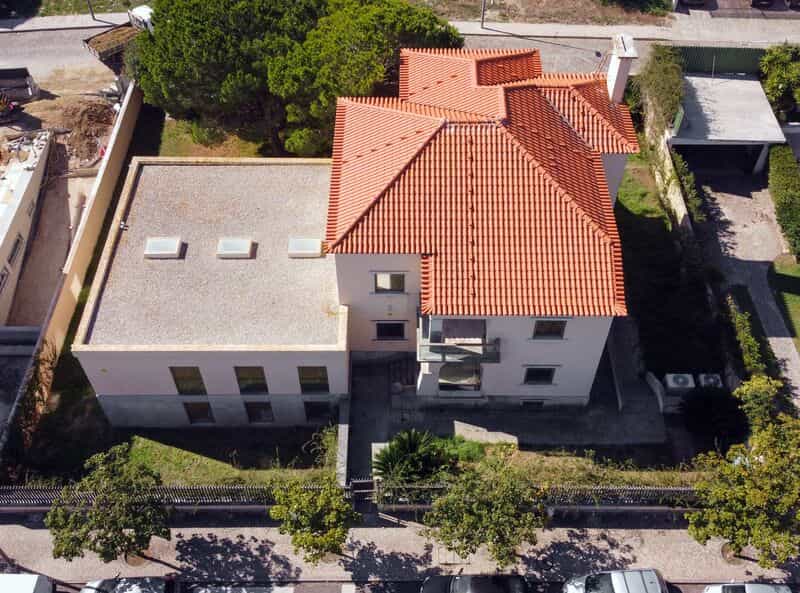 房子 在 Pedroucos, Lisboa 12418183