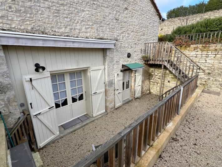 casa no Verteuil-sur-Charente, Nouvelle-Aquitaine 12419229