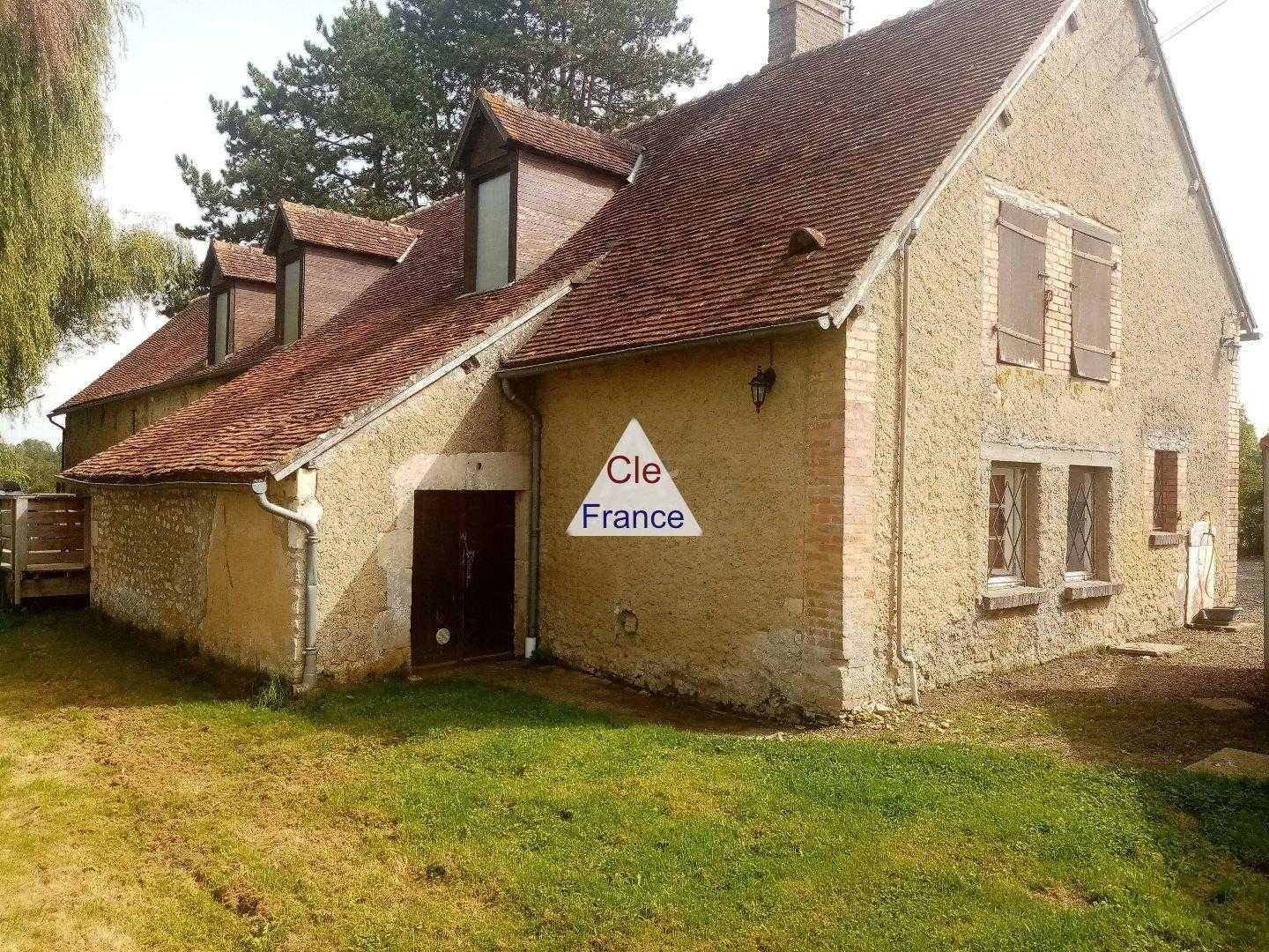 집 에 Lignieres-la-Carelle, Pays de la Loire 12419984