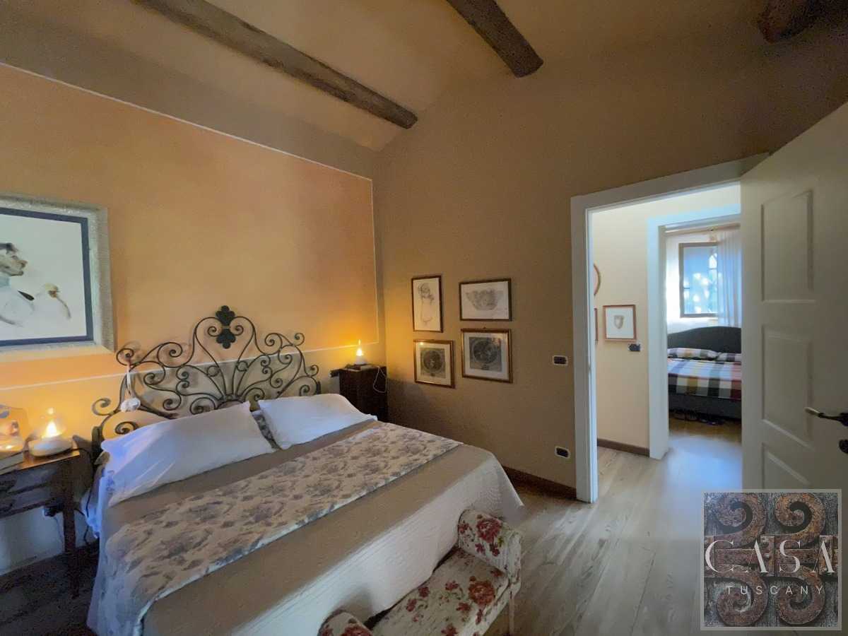casa no Barga, Tuscany 12420901