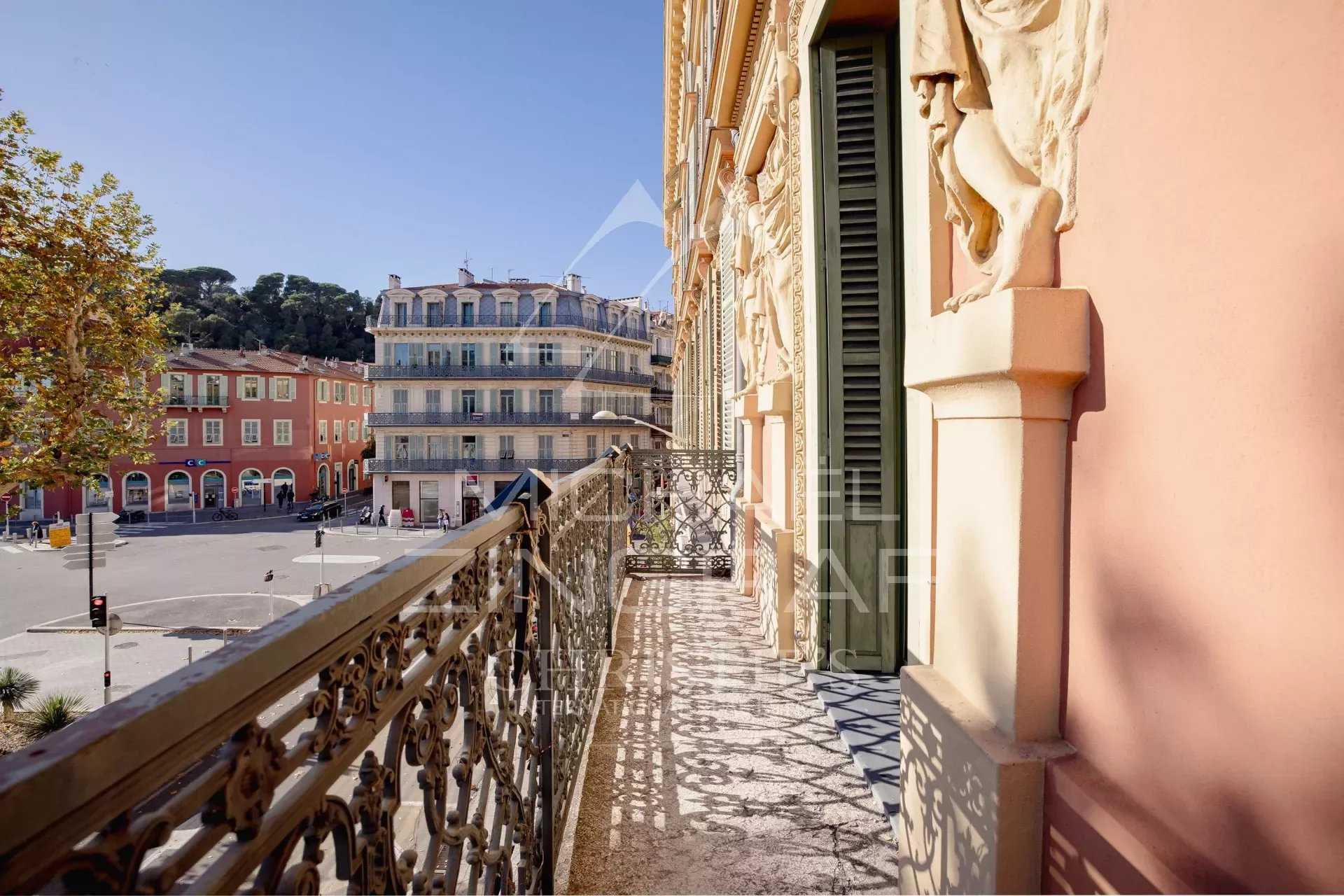 Condominium in Nice, Provence-Alpes-Cote d'Azur 12420907