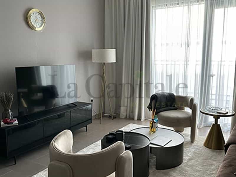 Condominium in Dubai, Dubayy 12421157