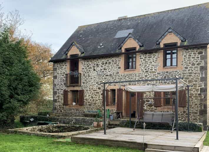 Talo sisään Montreuil-Poulay, Pays de la Loire 12422327