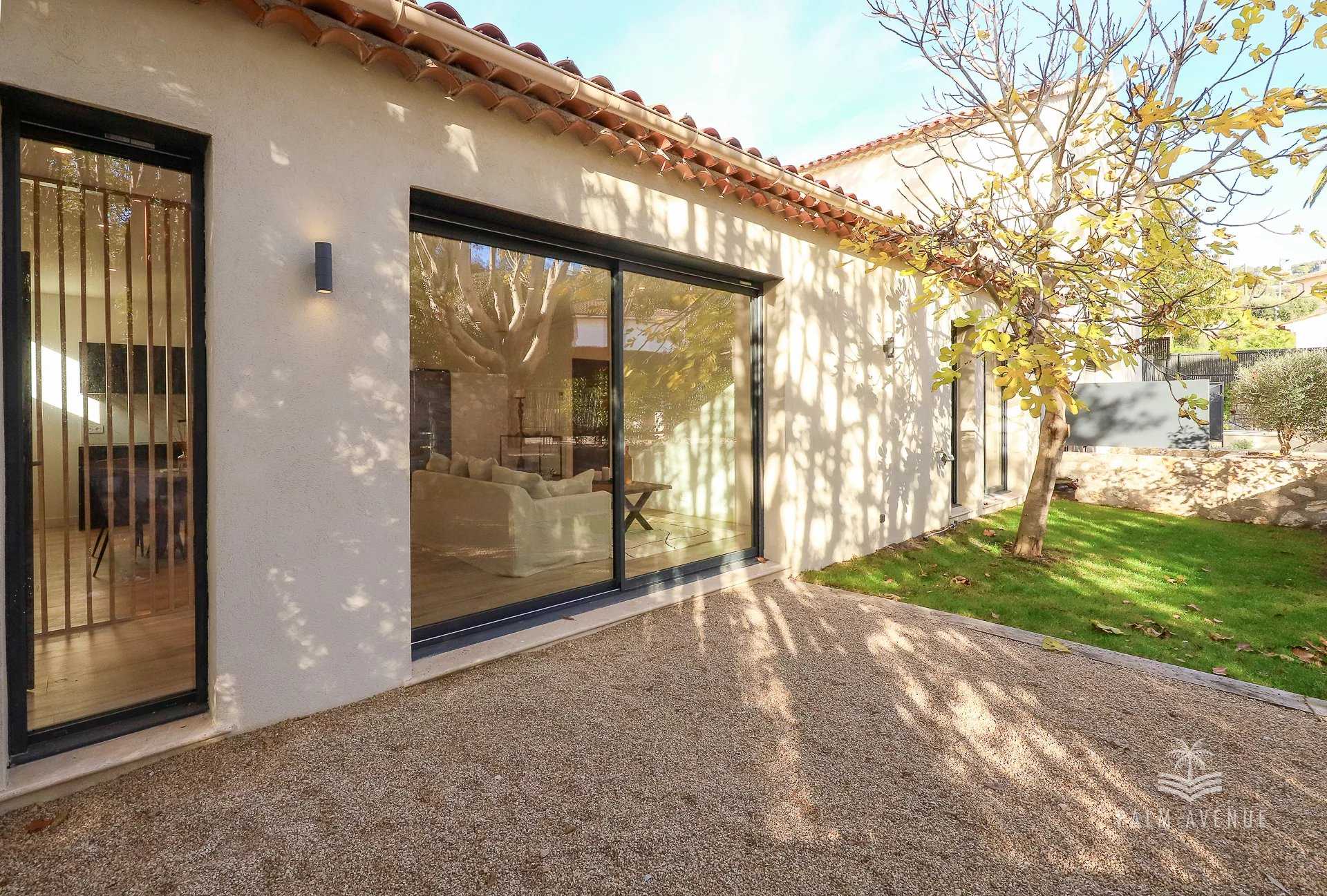 Multiple Houses in Cannes, Provence-Alpes-Cote d'Azur 12423102
