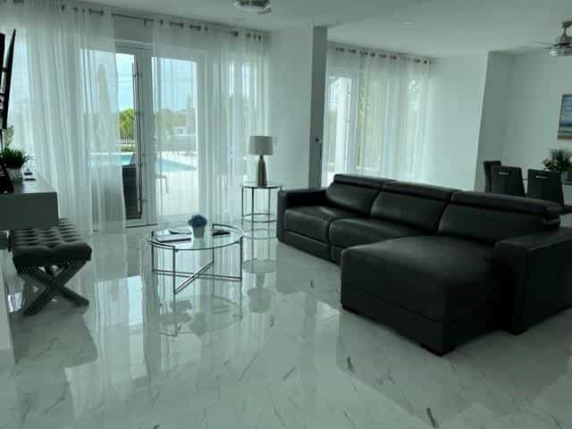 House in Long Bay Hills, Caicos Islands 12425041