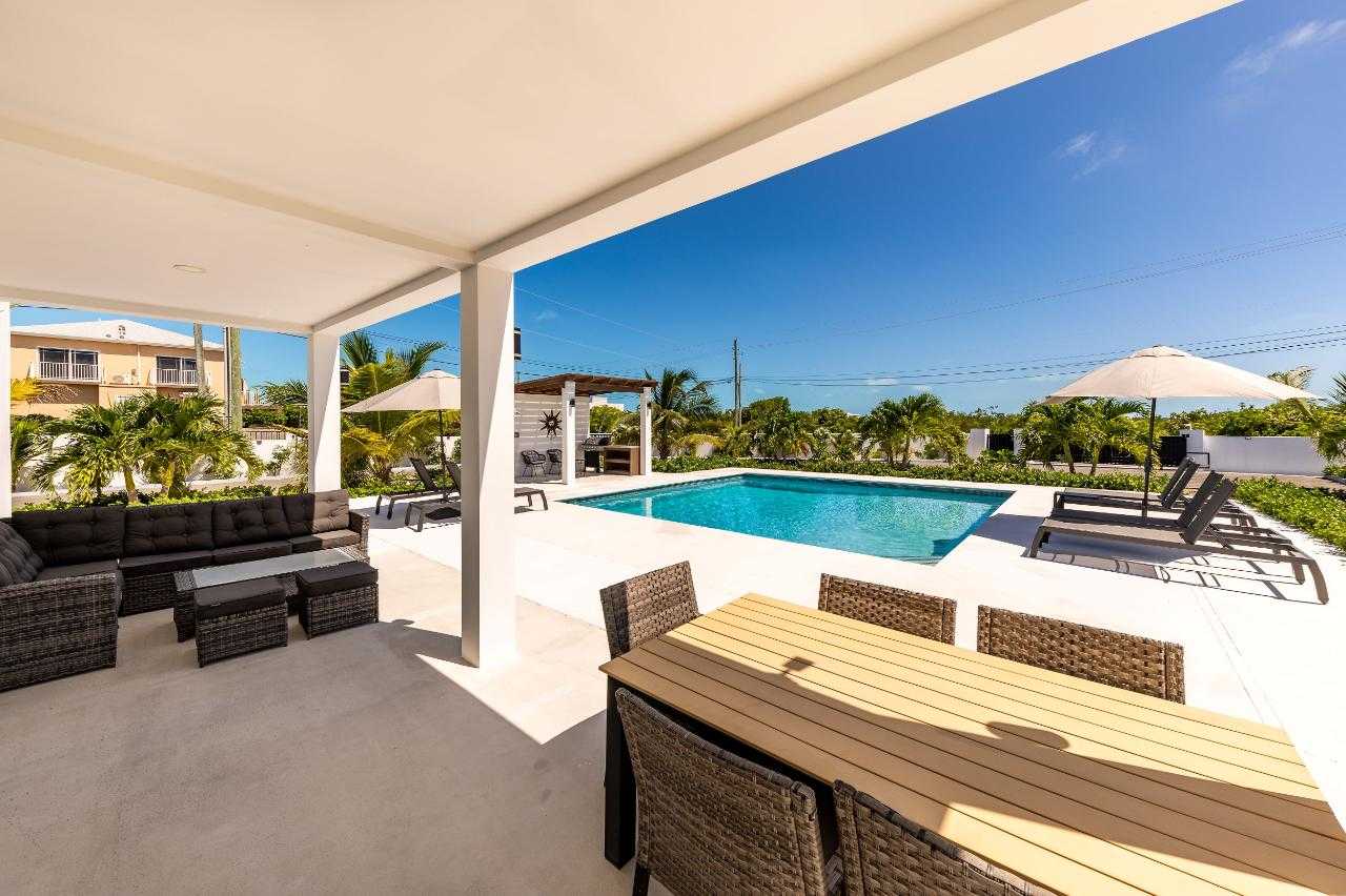 House in Long Bay Hills, Caicos Islands 12425041