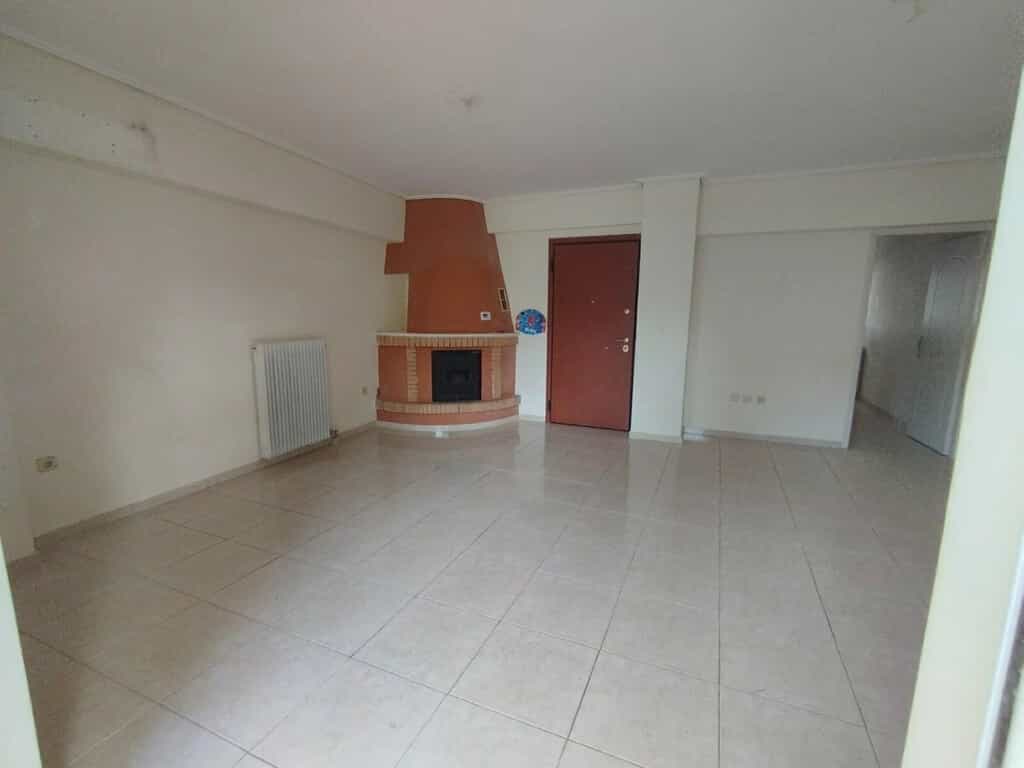 公寓 在 Peristeri,  12426376