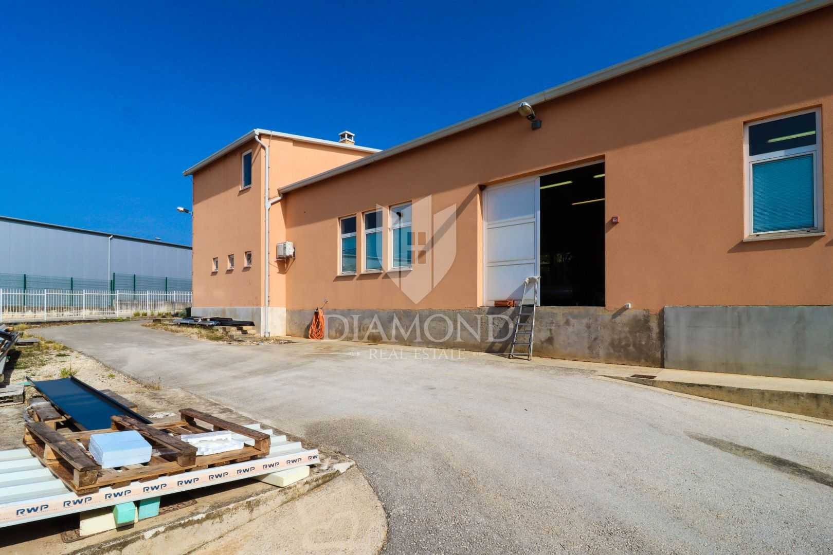Office in Poreč, Istria County 12426621