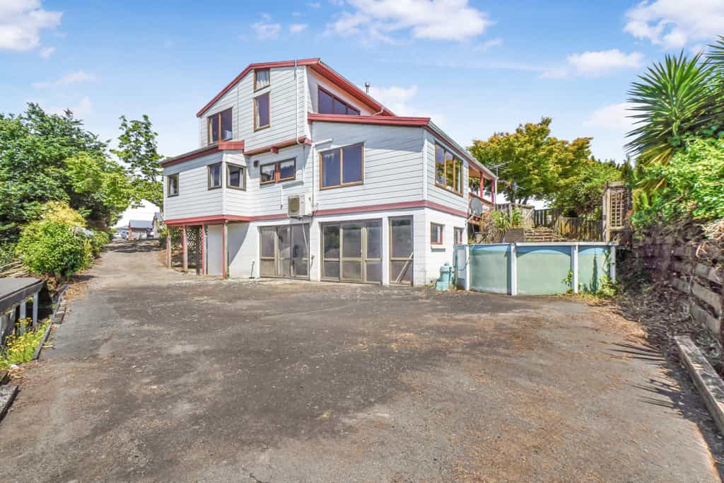 Condominium in Hamilton, Waikato 12427459