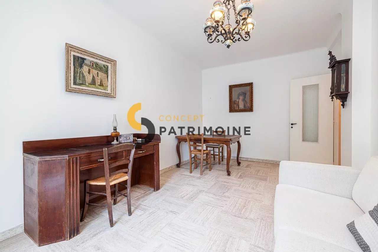 Eigentumswohnung im Hübsch, Provence-Alpes-Côte d'Azur 12427701