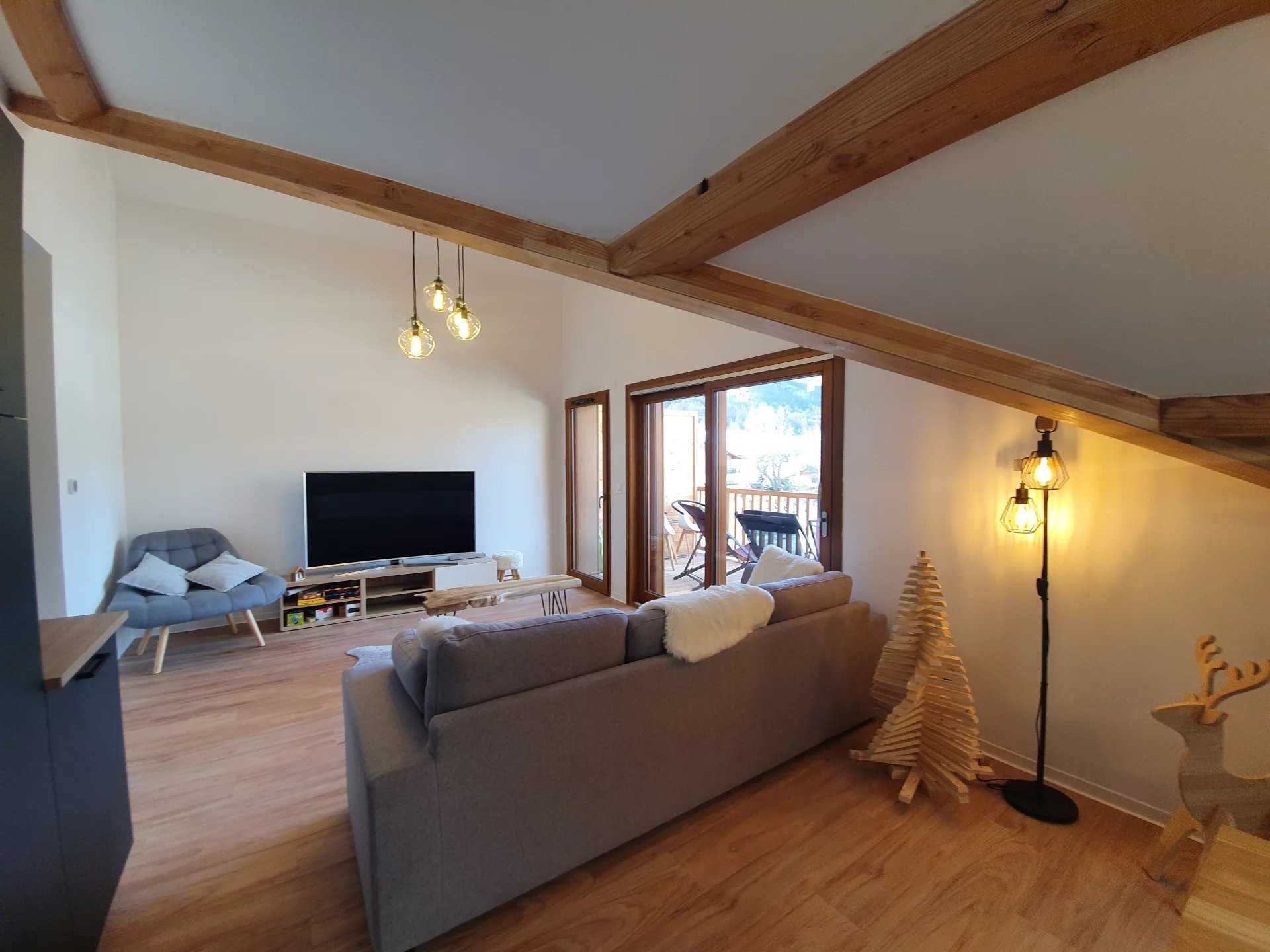 公寓 在 勒莫内捷莱班, 普罗旺斯-阿尔卑斯-蓝色海岸 12427721