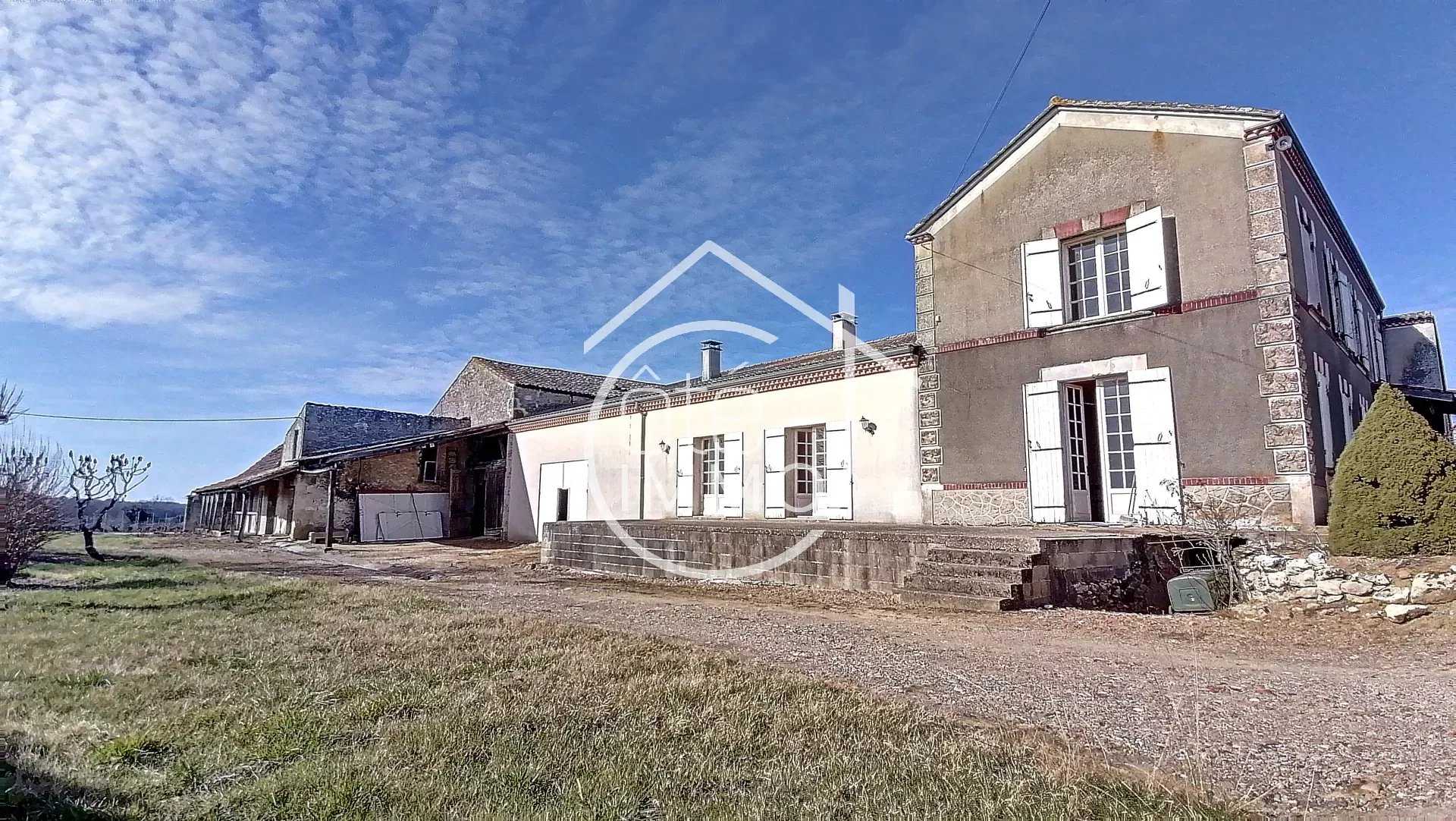 Dom w Caplong, Gironde 12427739