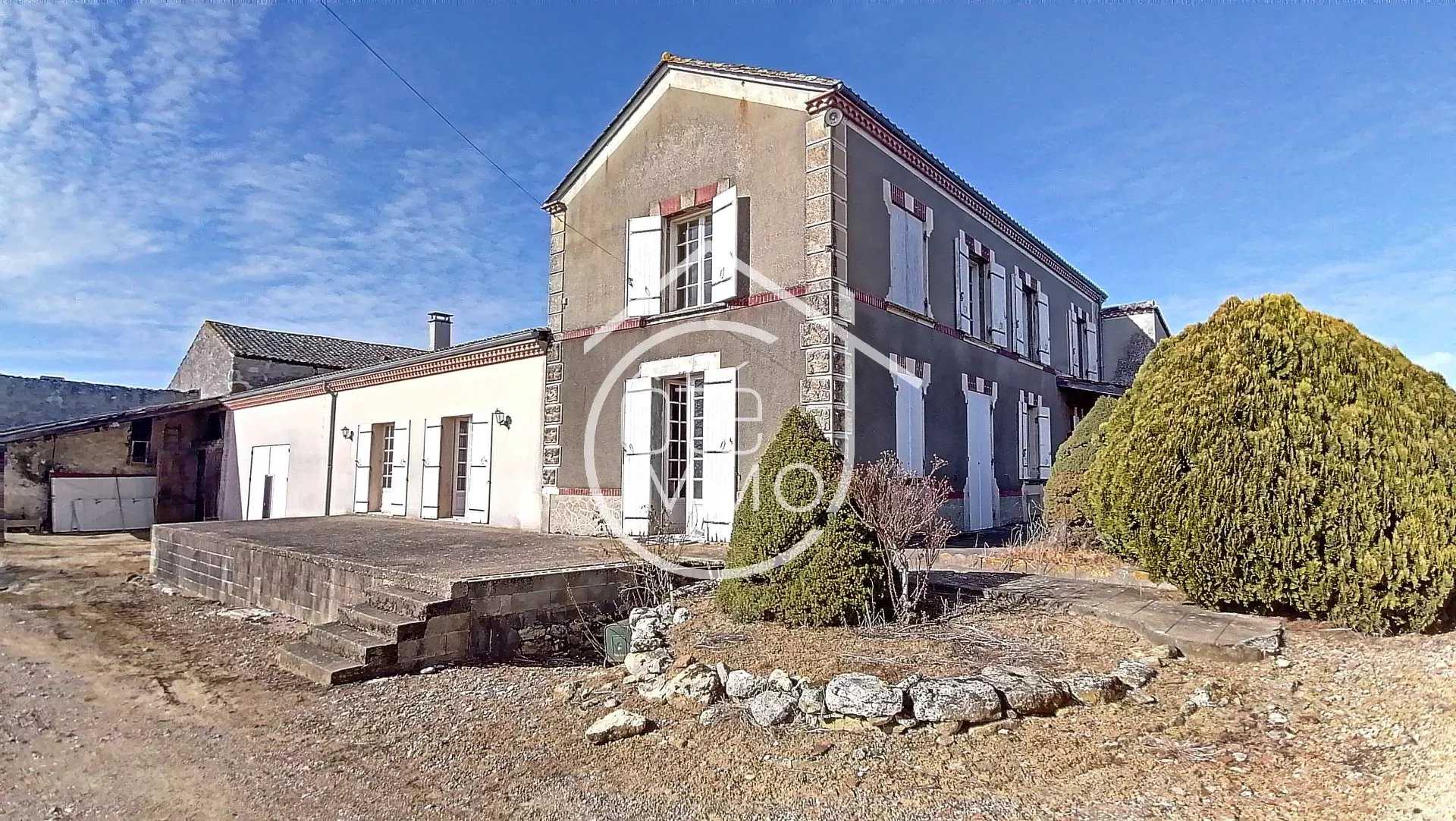 Dom w Caplong, Gironde 12427739