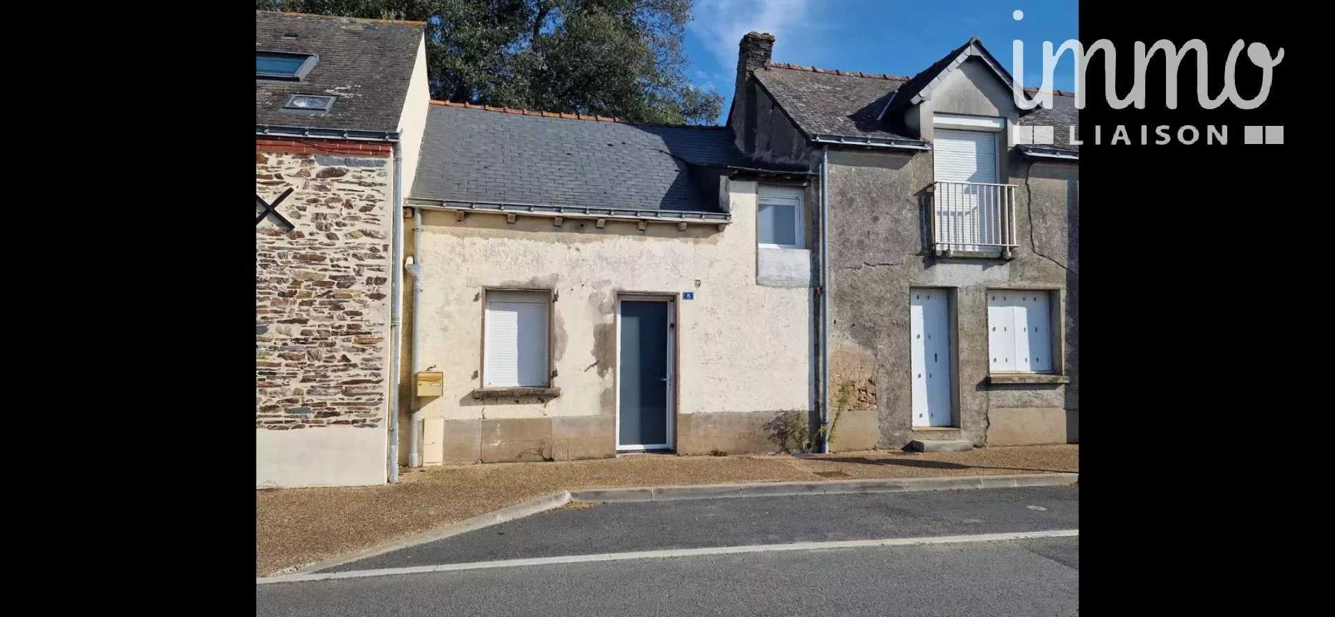 Πολλαπλά Σπίτια σε La Meilleraye-de-Bretagne, Pays de la Loire 12427865